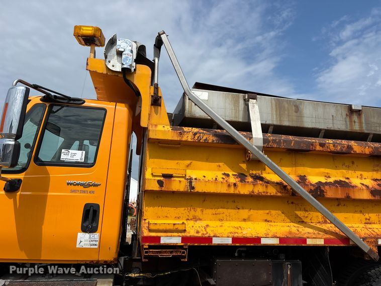 image for item FG0569 2008 International 7500 SFA dump truck
