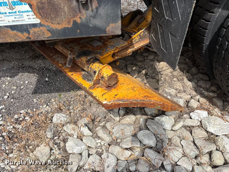 image for item FG0569 2008 International 7500 SFA dump truck