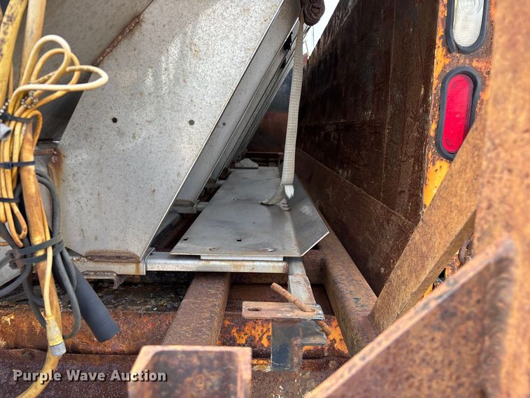 image for item FG0569 2008 International 7500 SFA dump truck