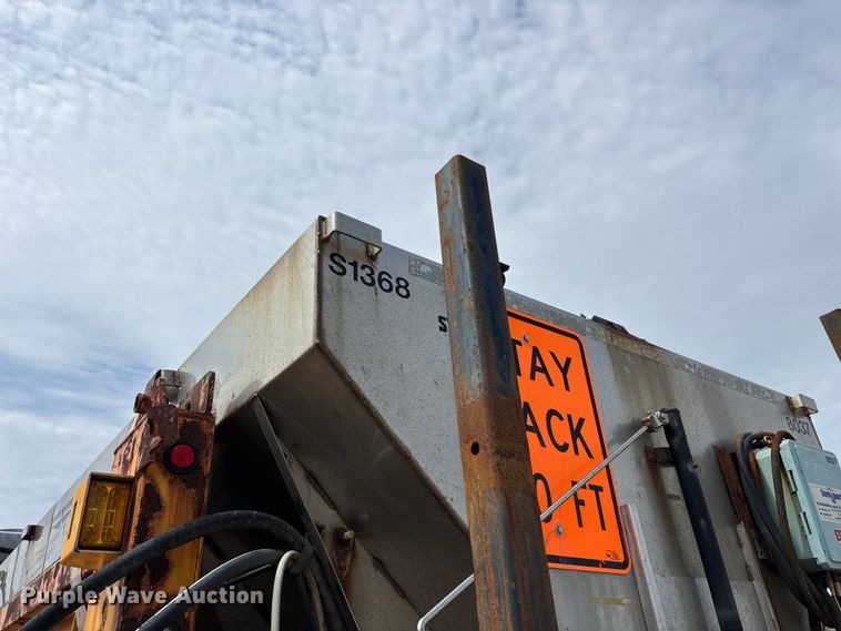 image for item FG0569 2008 International 7500 SFA dump truck