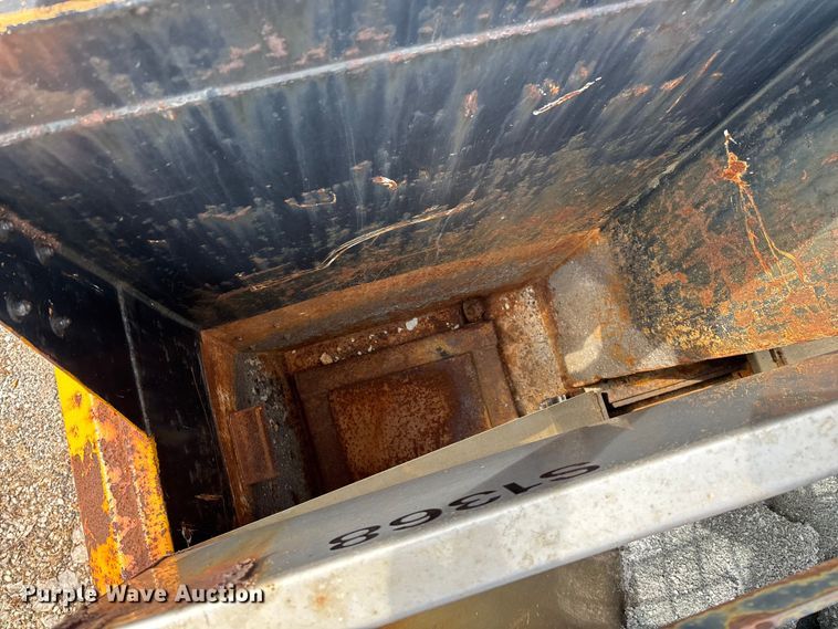image for item FG0569 2008 International 7500 SFA dump truck