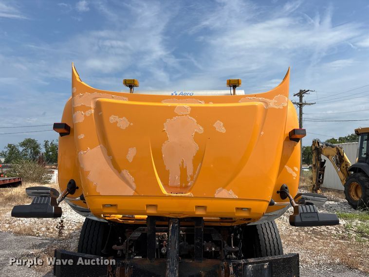 image for item FG0569 2008 International 7500 SFA dump truck