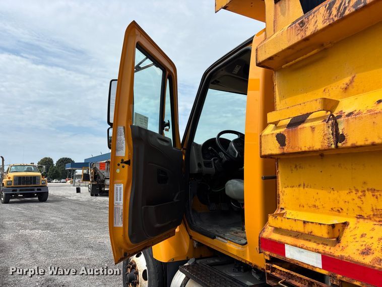 image for item FG0569 2008 International 7500 SFA dump truck