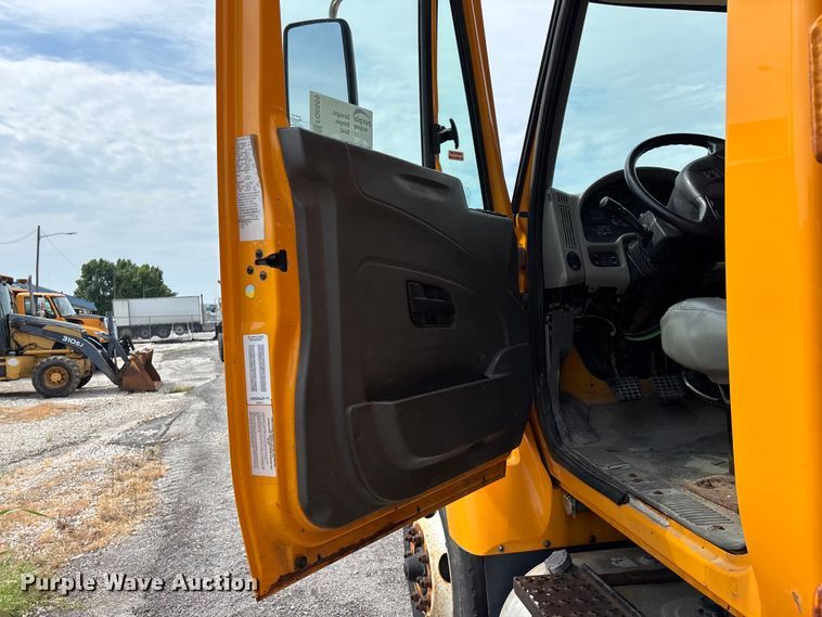 image for item FG0569 2008 International 7500 SFA dump truck