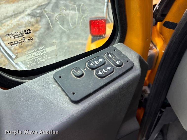 image for item FG0569 2008 International 7500 SFA dump truck