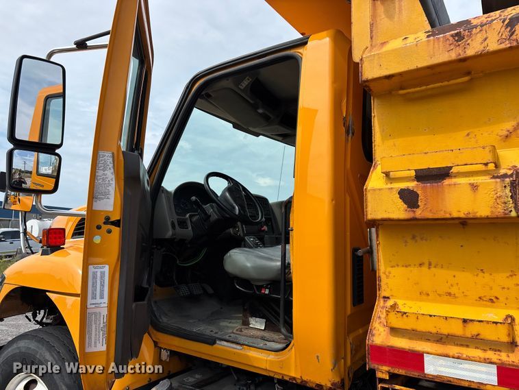 image for item FG0569 2008 International 7500 SFA dump truck