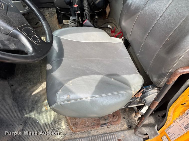 image for item FG0569 2008 International 7500 SFA dump truck