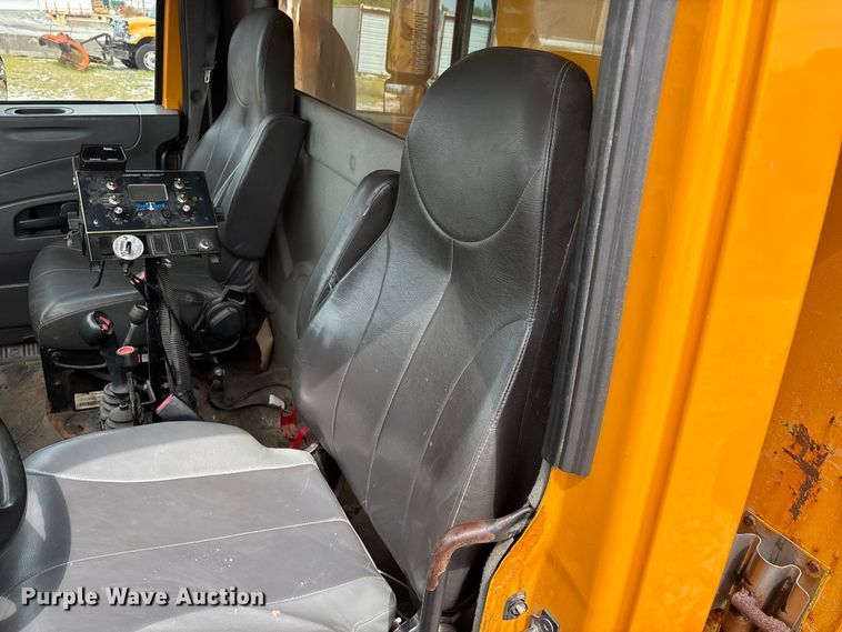 image for item FG0569 2008 International 7500 SFA dump truck