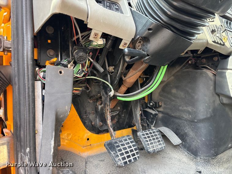 image for item FG0569 2008 International 7500 SFA dump truck