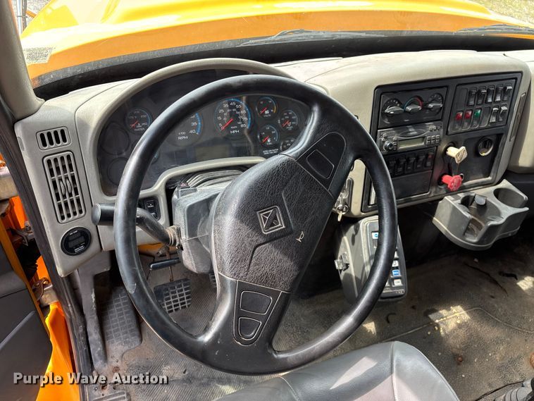 image for item FG0569 2008 International 7500 SFA dump truck