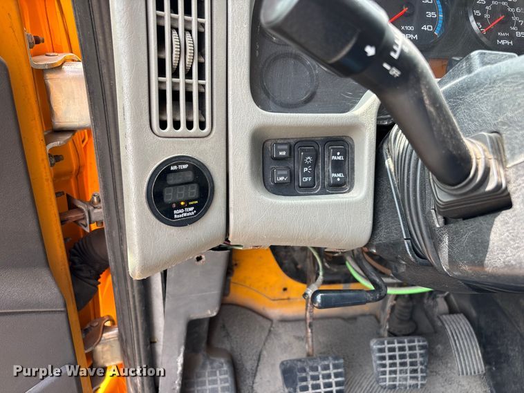 image for item FG0569 2008 International 7500 SFA dump truck