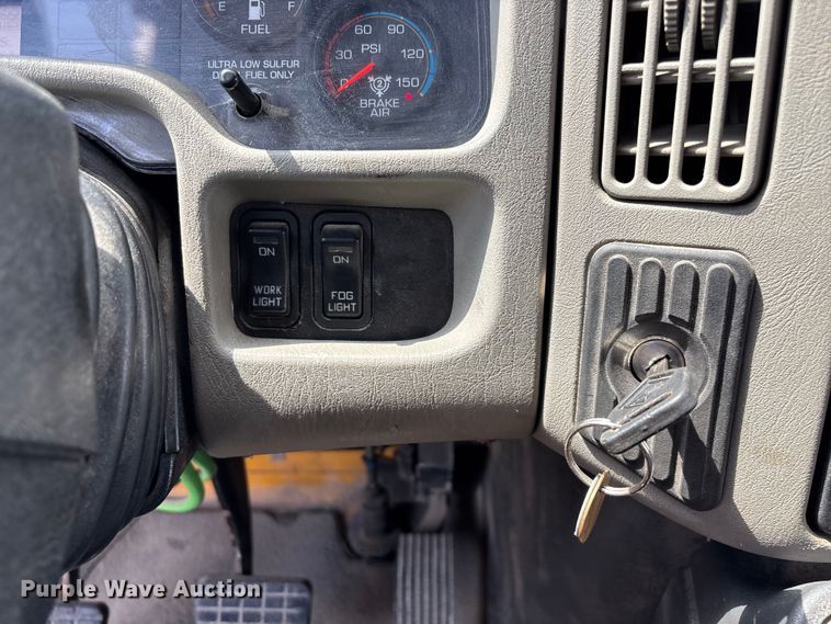 image for item FG0569 2008 International 7500 SFA dump truck