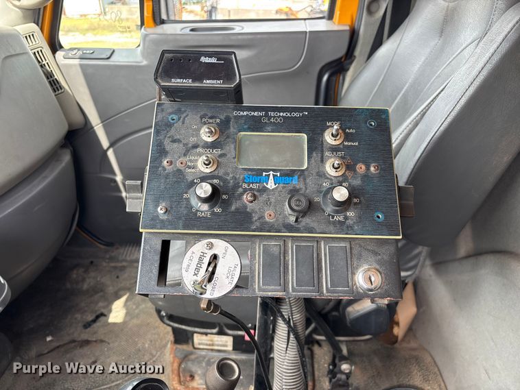 image for item FG0569 2008 International 7500 SFA dump truck