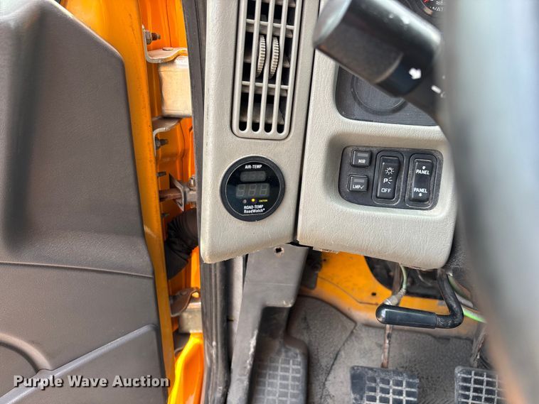 image for item FG0569 2008 International 7500 SFA dump truck