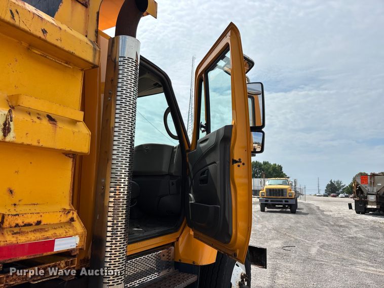 image for item FG0569 2008 International 7500 SFA dump truck