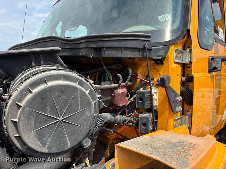 image for item FG0569 2008 International 7500 SFA dump truck