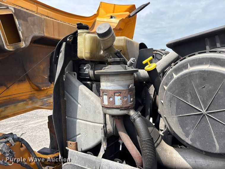 image for item FG0569 2008 International 7500 SFA dump truck