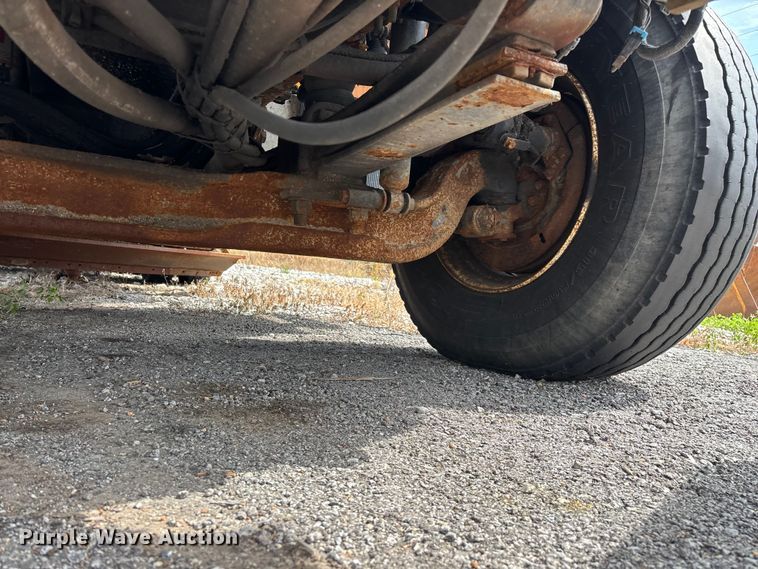 image for item FG0569 2008 International 7500 SFA dump truck