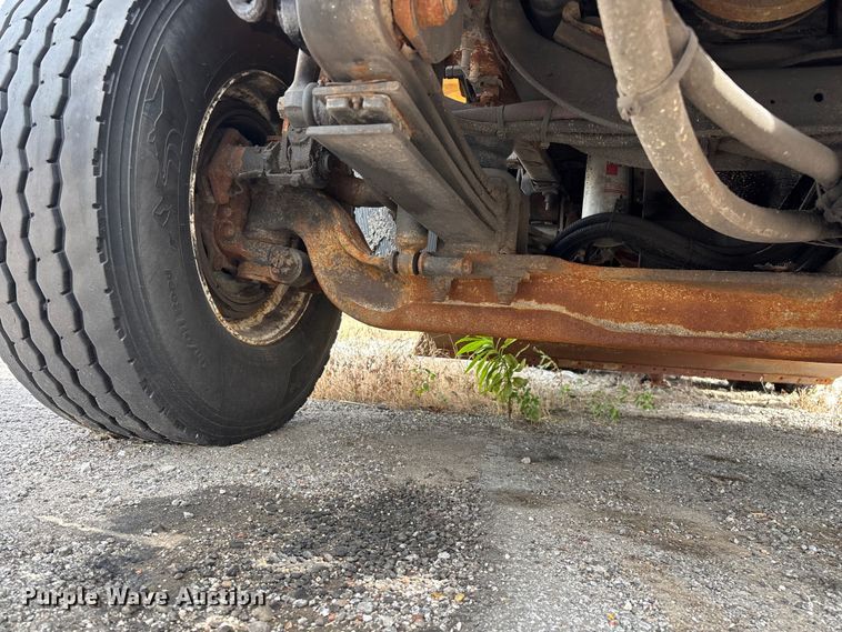 image for item FG0569 2008 International 7500 SFA dump truck