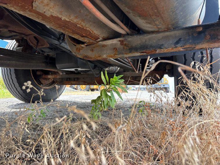 image for item FG0569 2008 International 7500 SFA dump truck