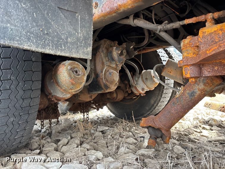 image for item FG0569 2008 International 7500 SFA dump truck