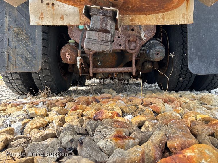image for item FG0569 2008 International 7500 SFA dump truck