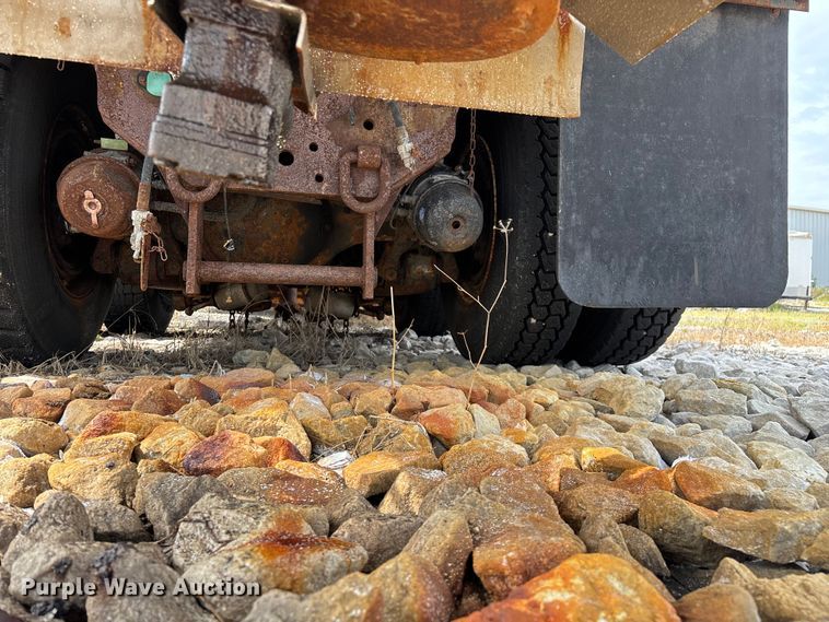 image for item FG0569 2008 International 7500 SFA dump truck