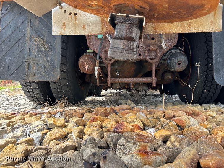 image for item FG0569 2008 International 7500 SFA dump truck