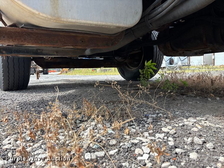 image for item FG0569 2008 International 7500 SFA dump truck