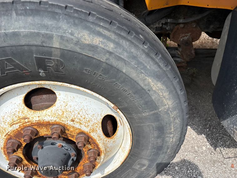 image for item FG0569 2008 International 7500 SFA dump truck