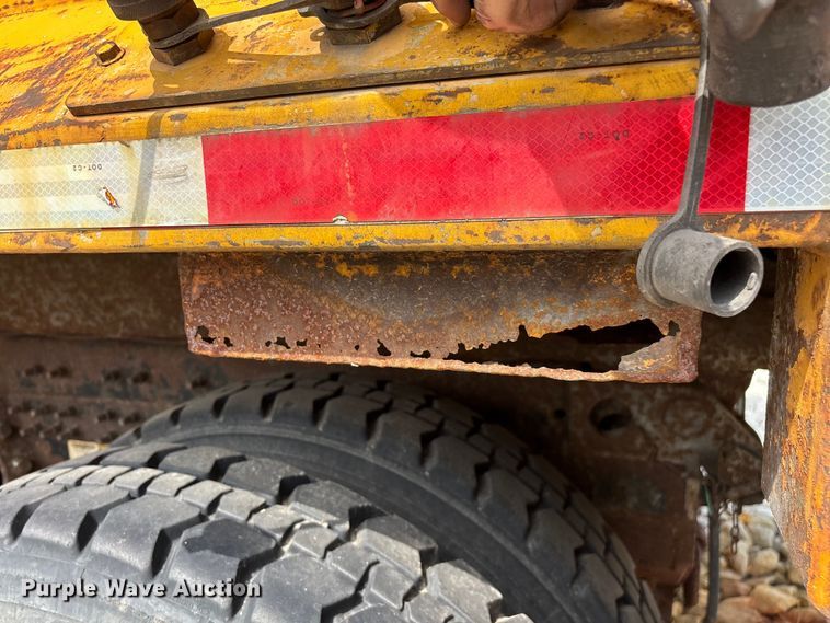 image for item FG0569 2008 International 7500 SFA dump truck