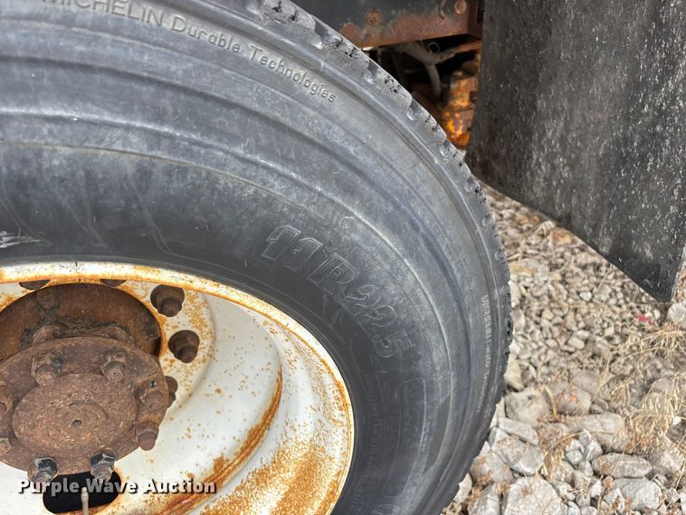 image for item FG0569 2008 International 7500 SFA dump truck