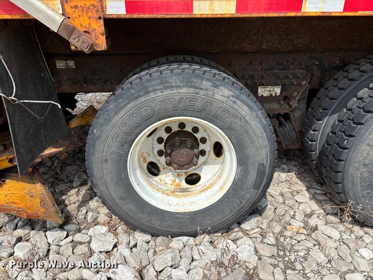 image for item FG0569 2008 International 7500 SFA dump truck