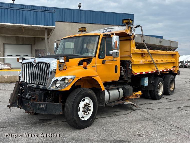 2010 International 7500 SFA dump truck