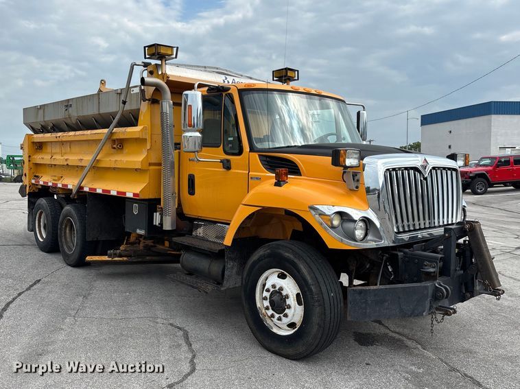 image for item FG0570 2010 International 7500 SFA dump truck