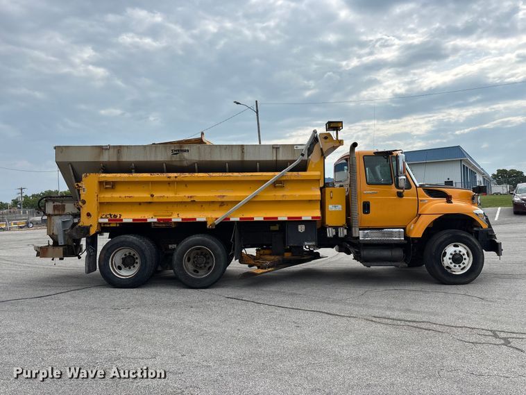 image for item FG0570 2010 International 7500 SFA dump truck