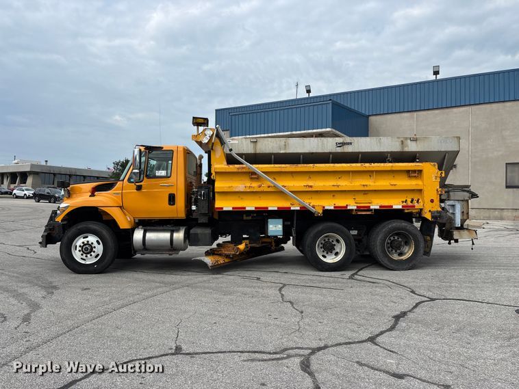 image for item FG0570 2010 International 7500 SFA dump truck