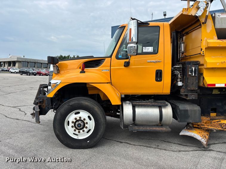 image for item FG0570 2010 International 7500 SFA dump truck