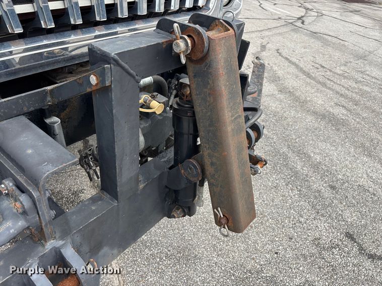 image for item FG0570 2010 International 7500 SFA dump truck