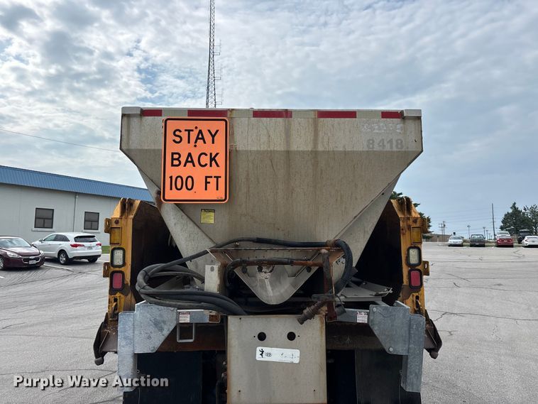 image for item FG0570 2010 International 7500 SFA dump truck