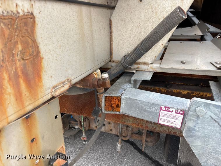image for item FG0570 2010 International 7500 SFA dump truck