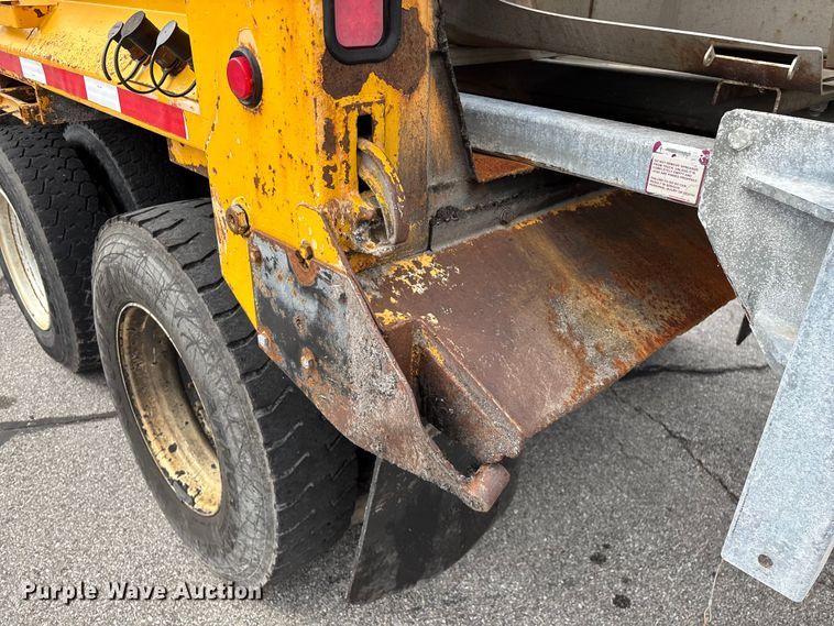 image for item FG0570 2010 International 7500 SFA dump truck