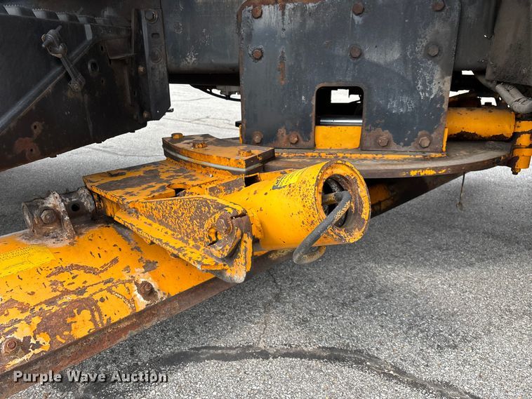 image for item FG0570 2010 International 7500 SFA dump truck