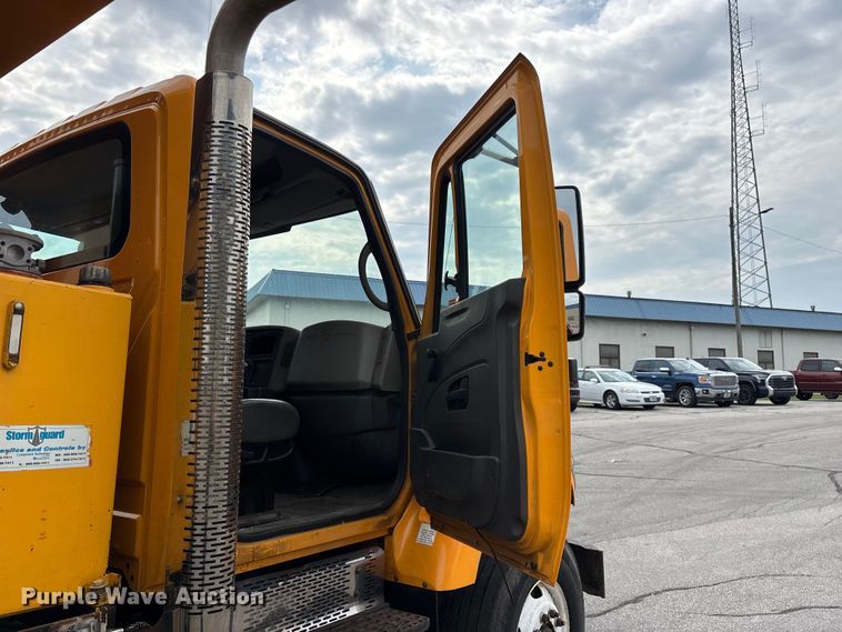 image for item FG0570 2010 International 7500 SFA dump truck