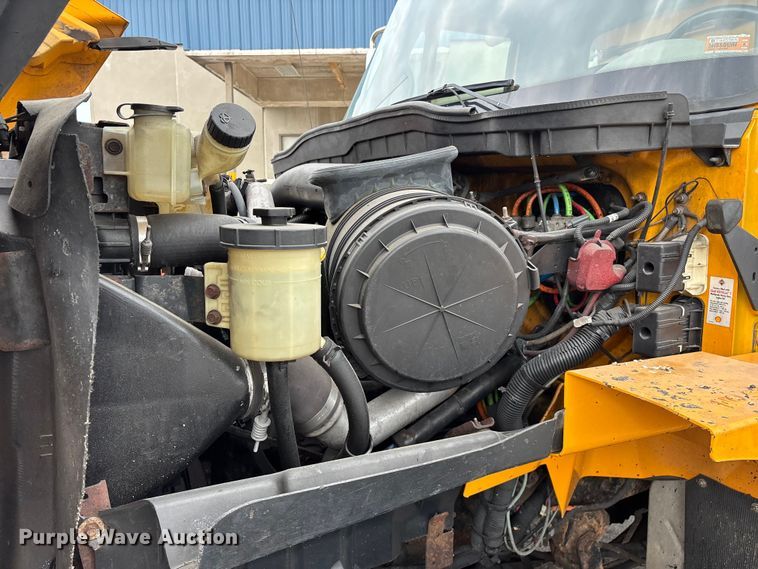 image for item FG0570 2010 International 7500 SFA dump truck
