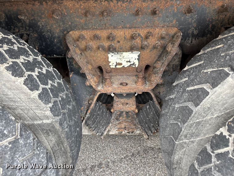 image for item FG0570 2010 International 7500 SFA dump truck