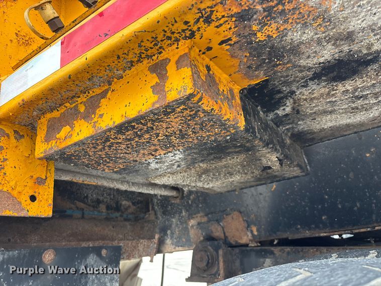 image for item FG0570 2010 International 7500 SFA dump truck