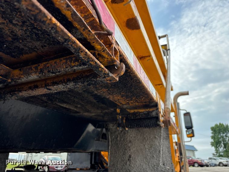 image for item FG0570 2010 International 7500 SFA dump truck