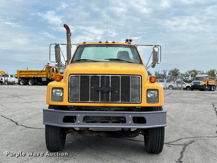 image for item FG0571 1999 Chevrolet C8500 truck cab and chassis