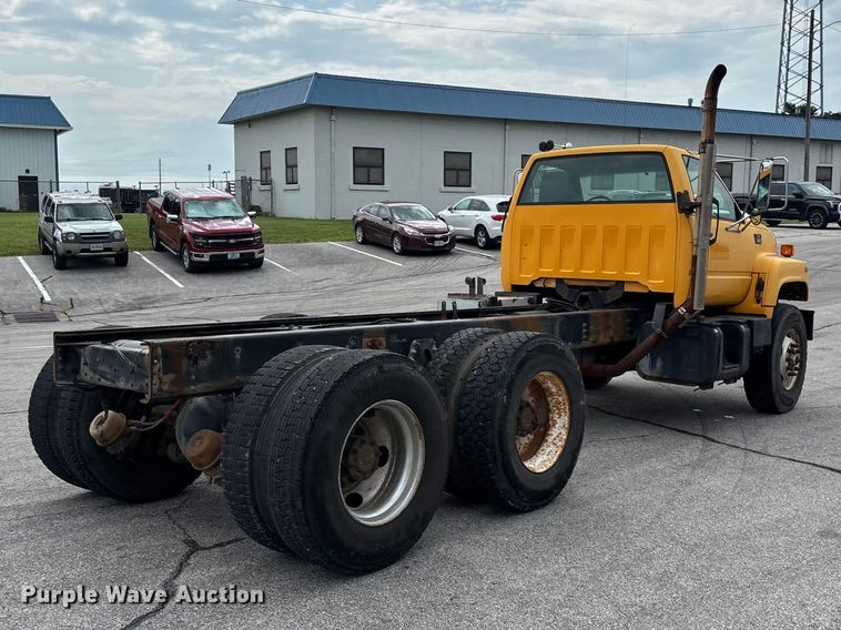 image for item FG0571 1999 Chevrolet C8500 truck cab and chassis